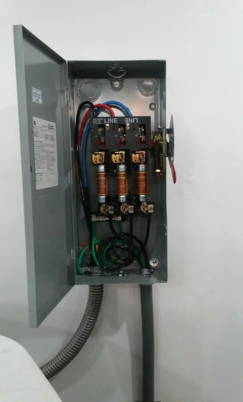Three-phase disconnect switch installed for Smoke Detector Installation in Wind Gap